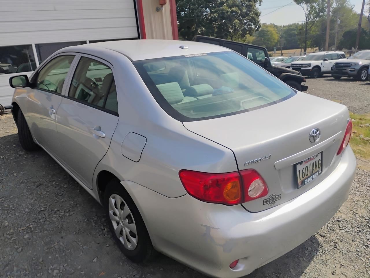 Toyota Corolla 4dr Sdn Man (Natl) 2009