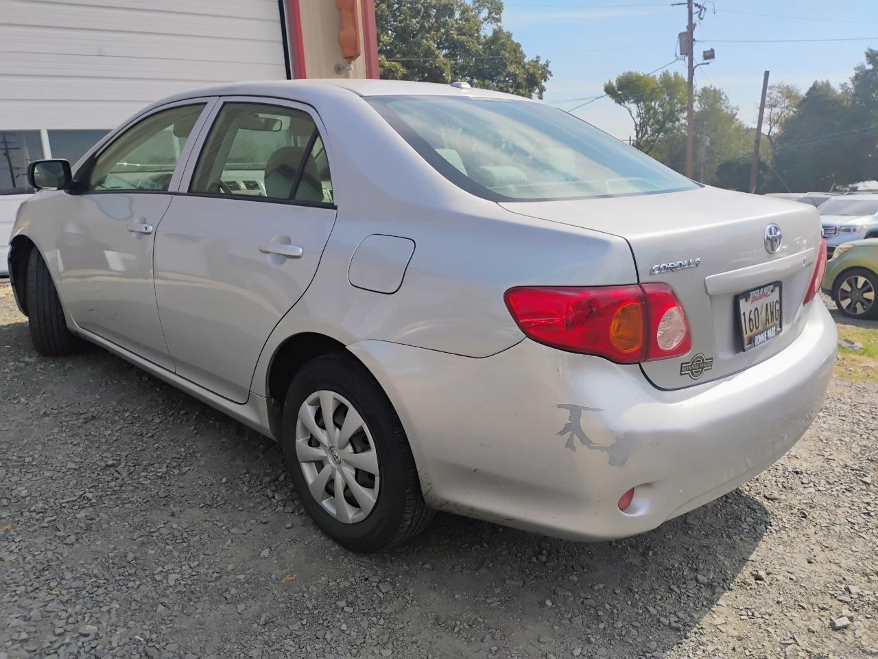 Toyota Corolla 4dr Sdn Man (Natl) 2009