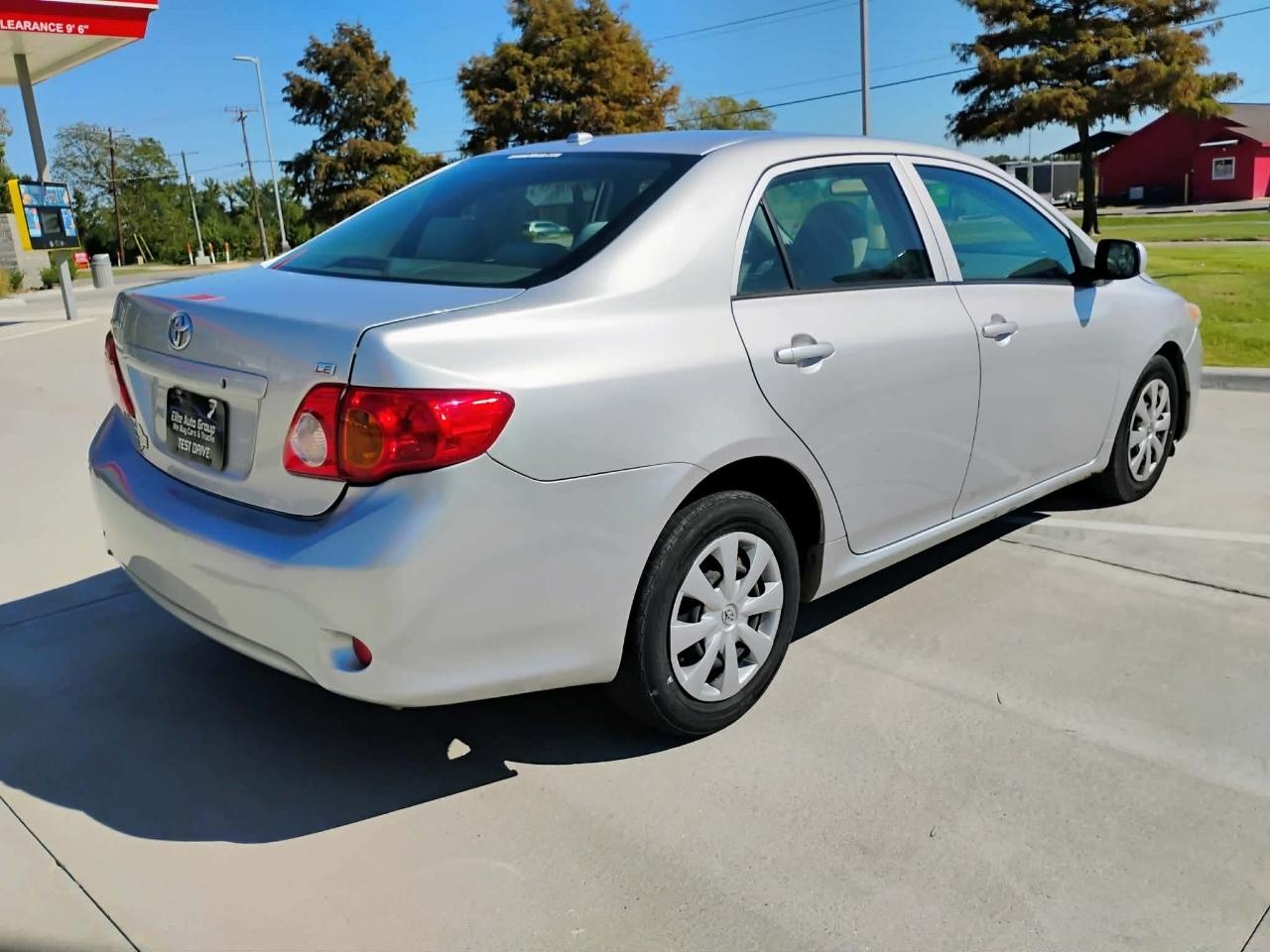 Toyota Corolla 4dr Sdn Man (Natl) 2009