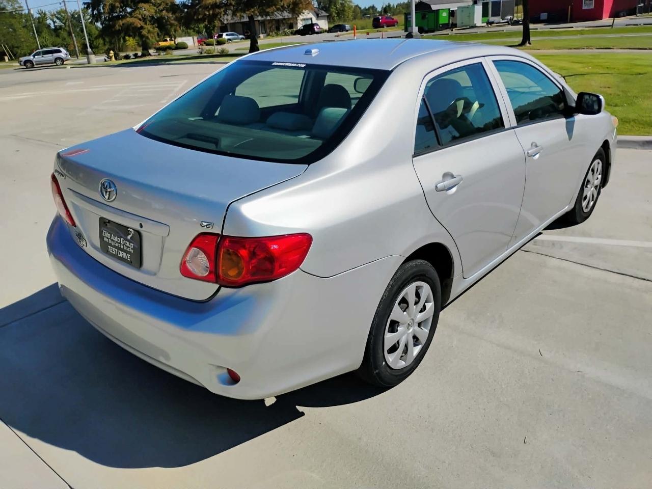 Toyota Corolla 4dr Sdn Man (Natl) 2009