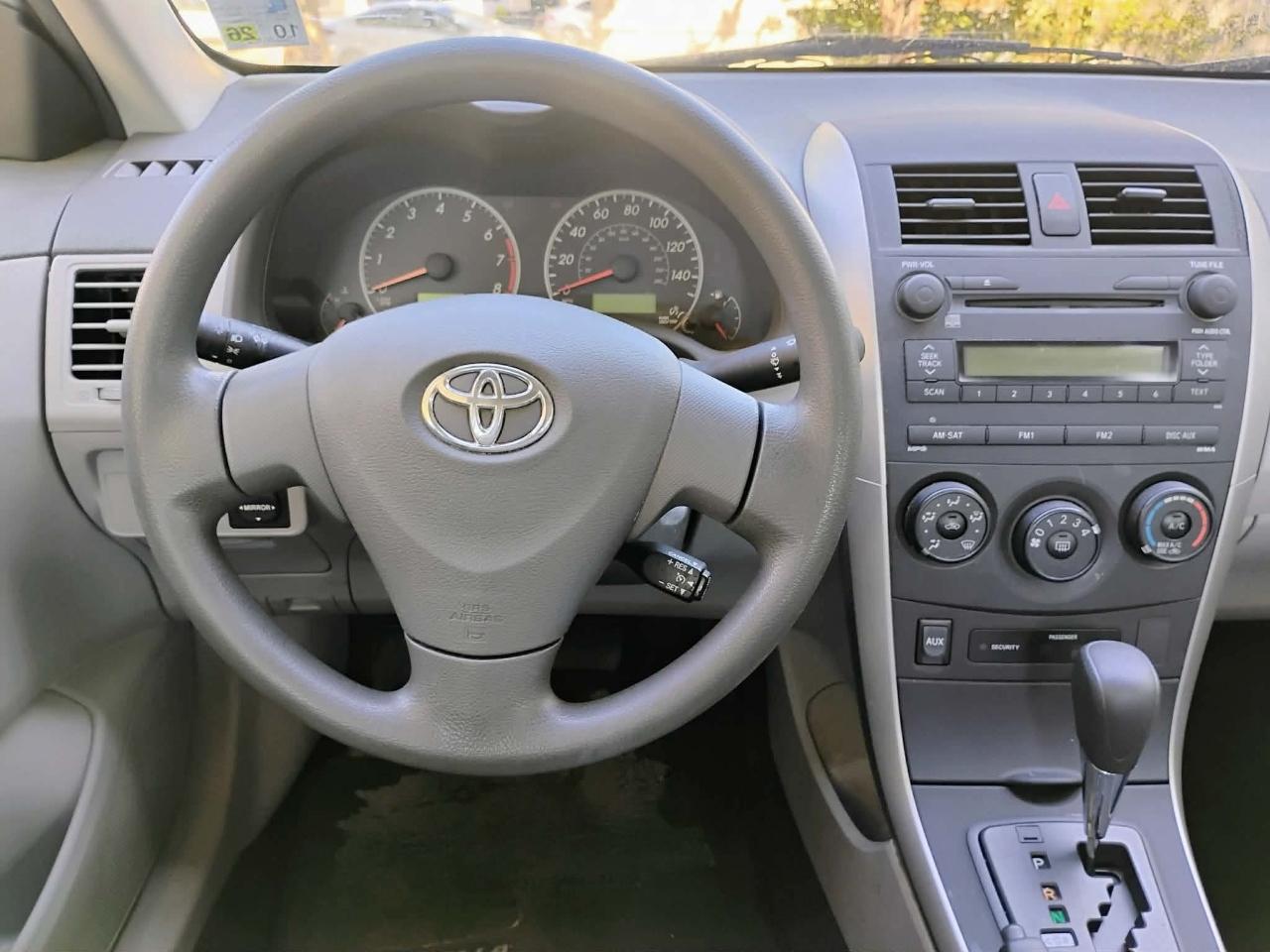 Toyota Corolla 4dr Sdn Man (Natl) 2009