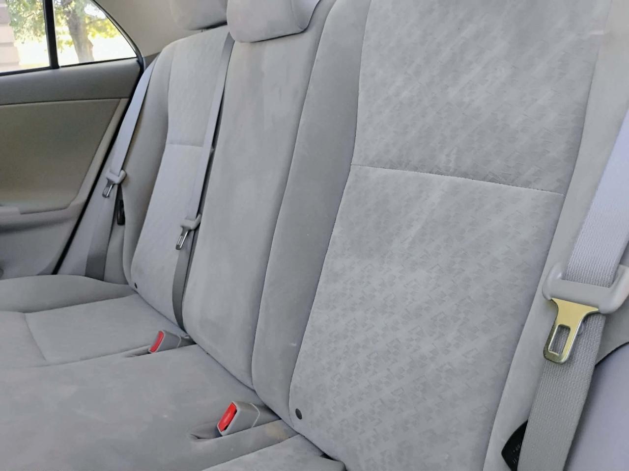 Toyota Corolla 4dr Sdn Man (Natl) 2009