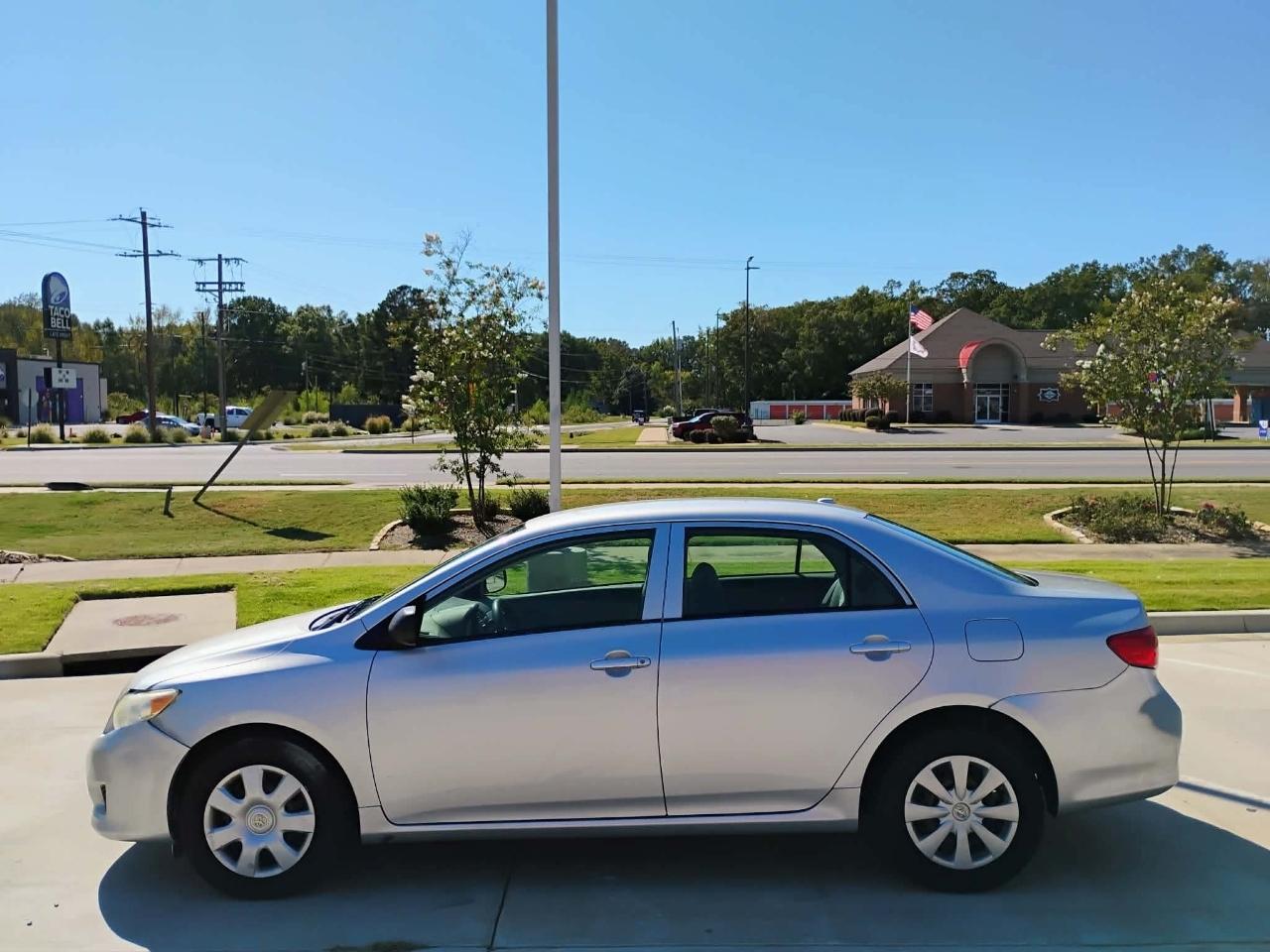 Toyota Corolla 4dr Sdn Man (Natl) 2009