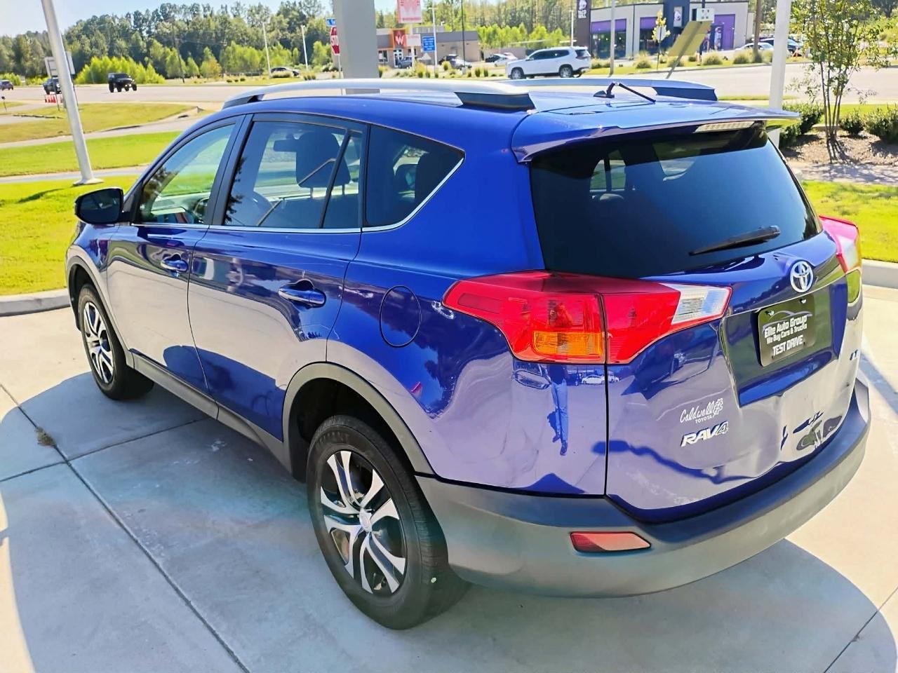 Toyota RAV4 FWD 4dr LE (Natl) 2014