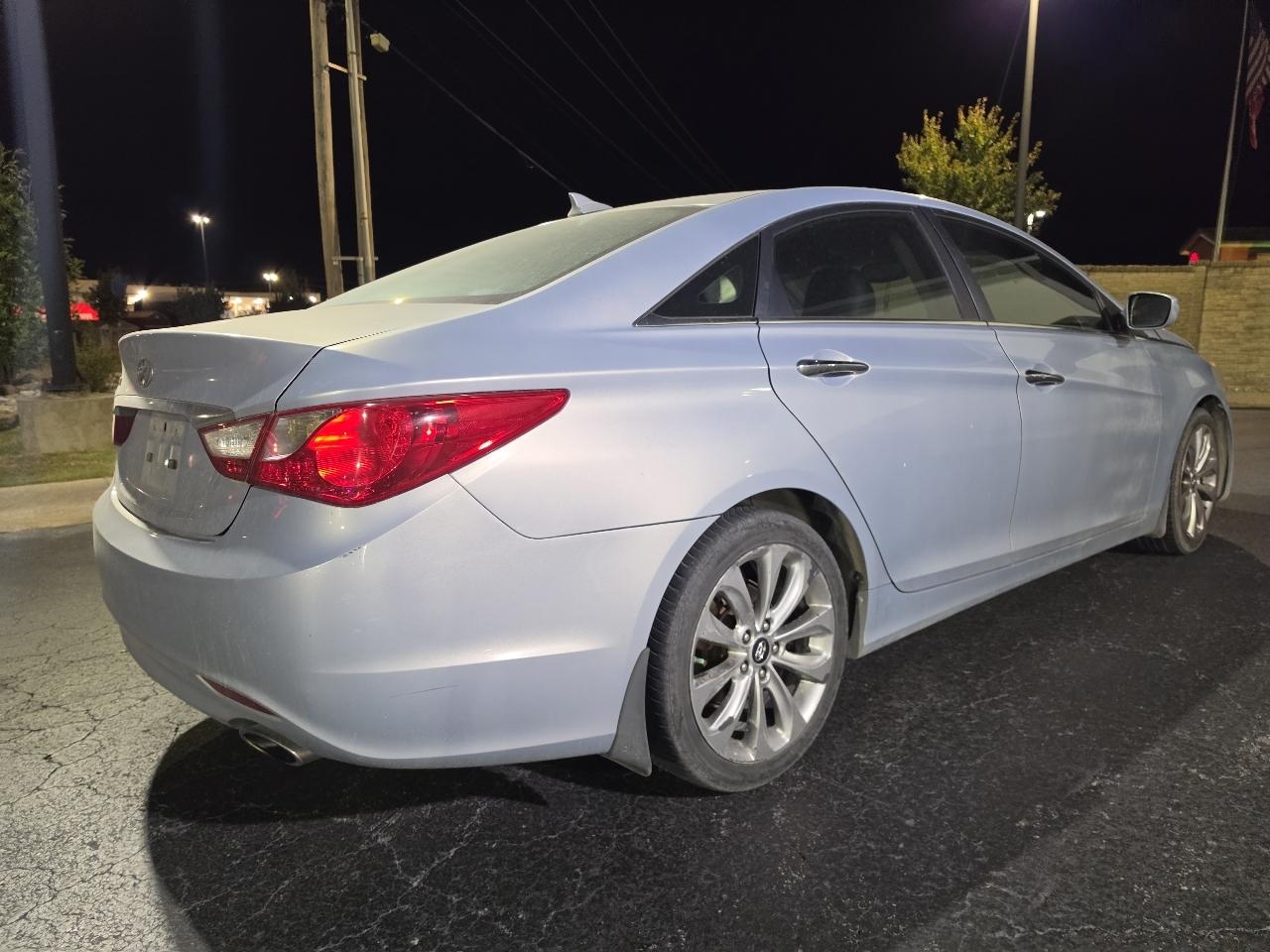 Hyundai Sonata 4dr Sdn 2.4L Auto SE 2013