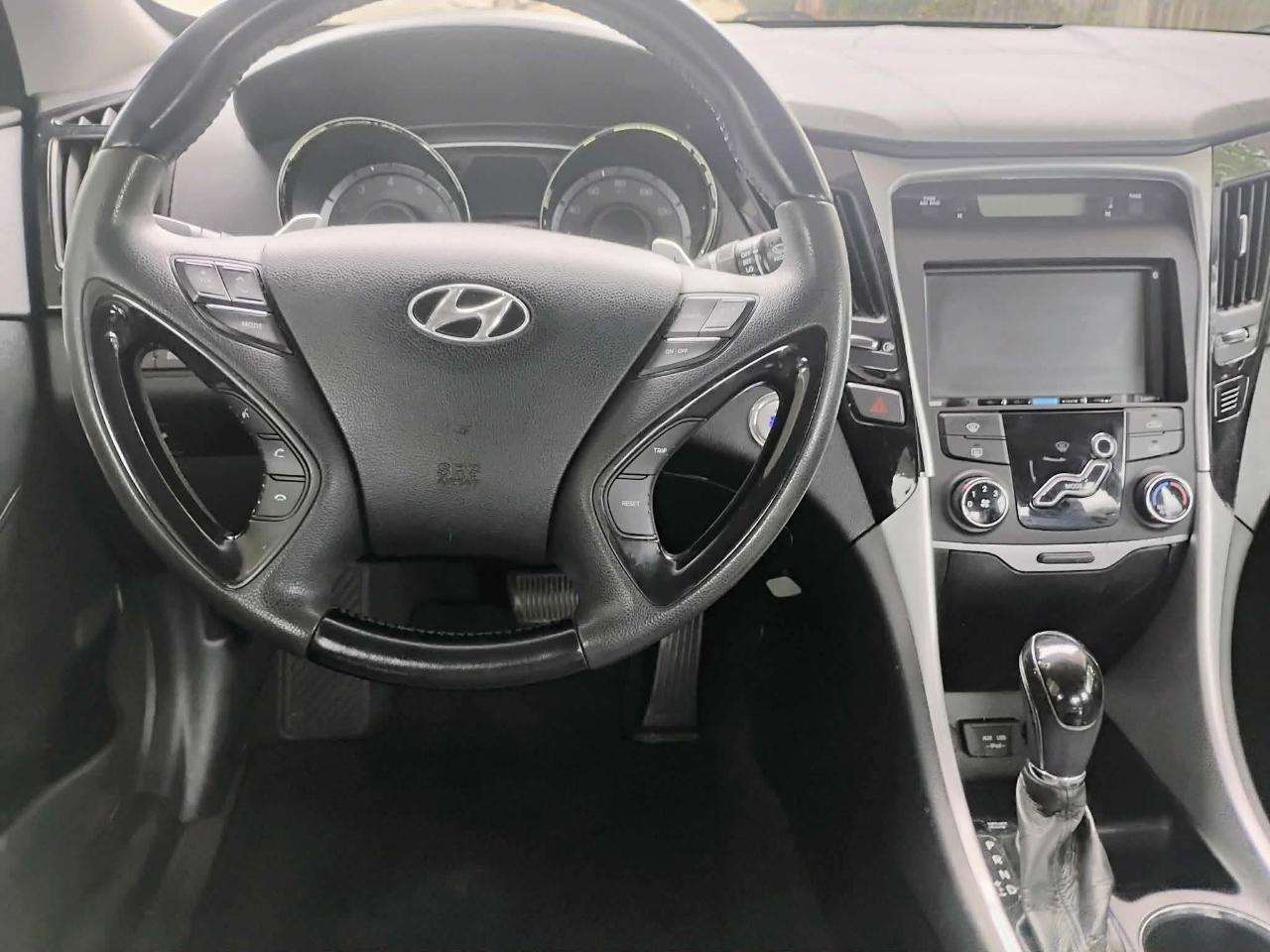 Hyundai Sonata 4dr Sdn 2.4L Auto SE 2013