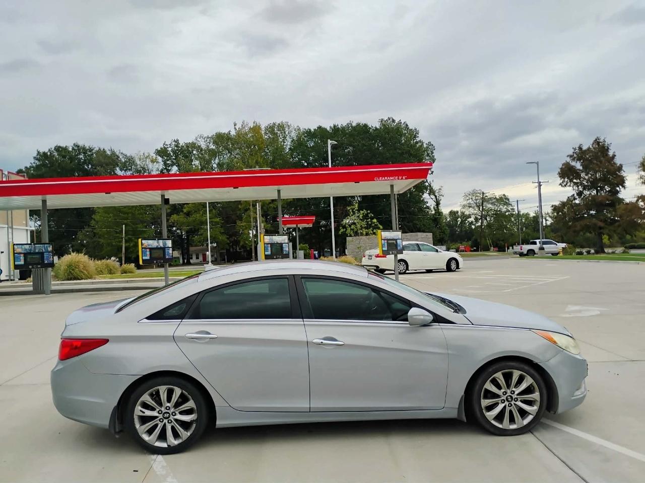 Hyundai Sonata 4dr Sdn 2.4L Auto SE 2013