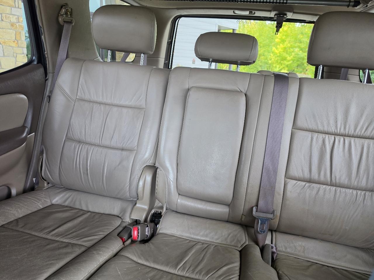 Toyota Sequoia 4dr SR5 4WD (Natl) 2002