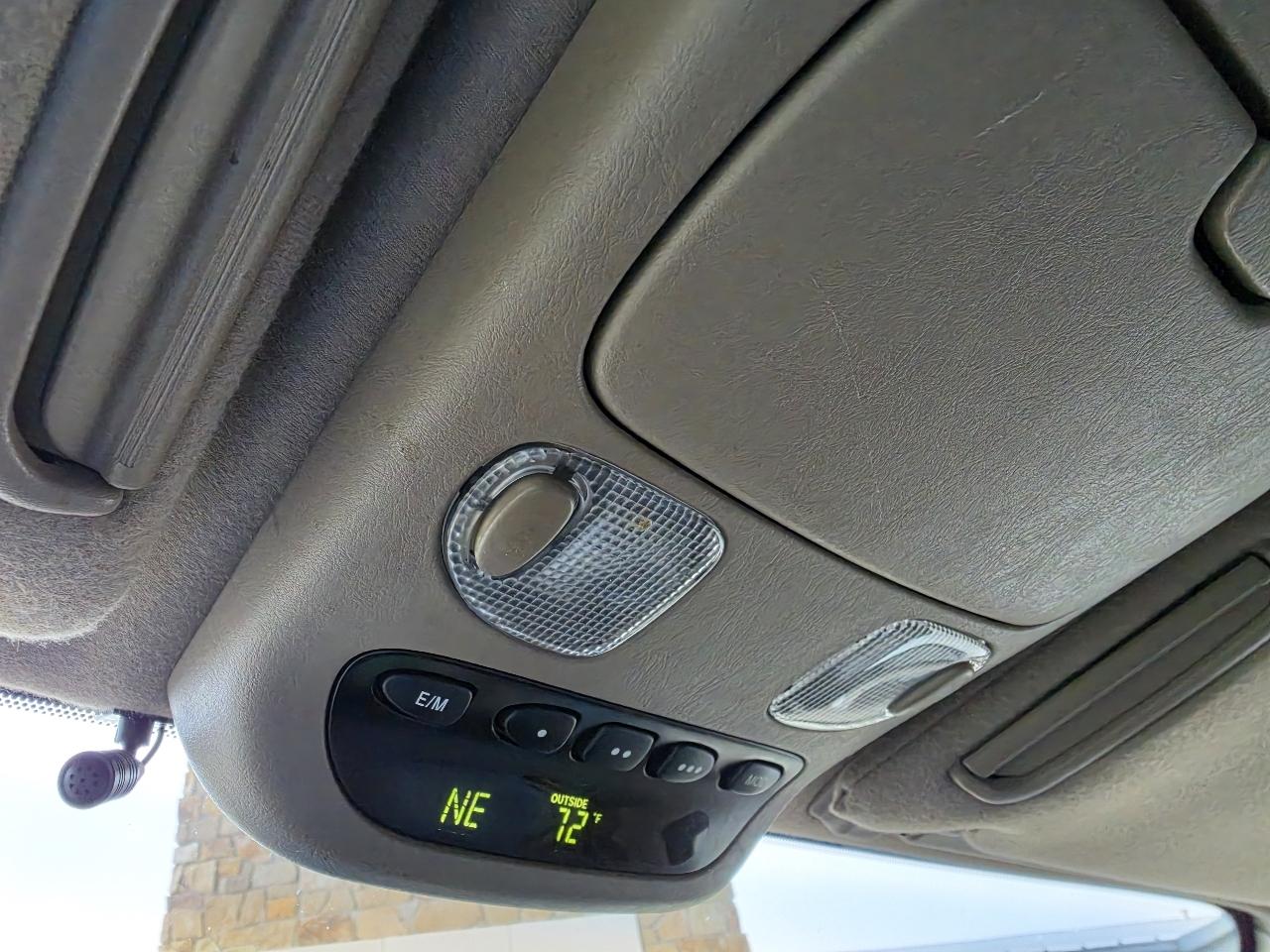 Toyota Sequoia 4dr SR5 4WD (Natl) 2002