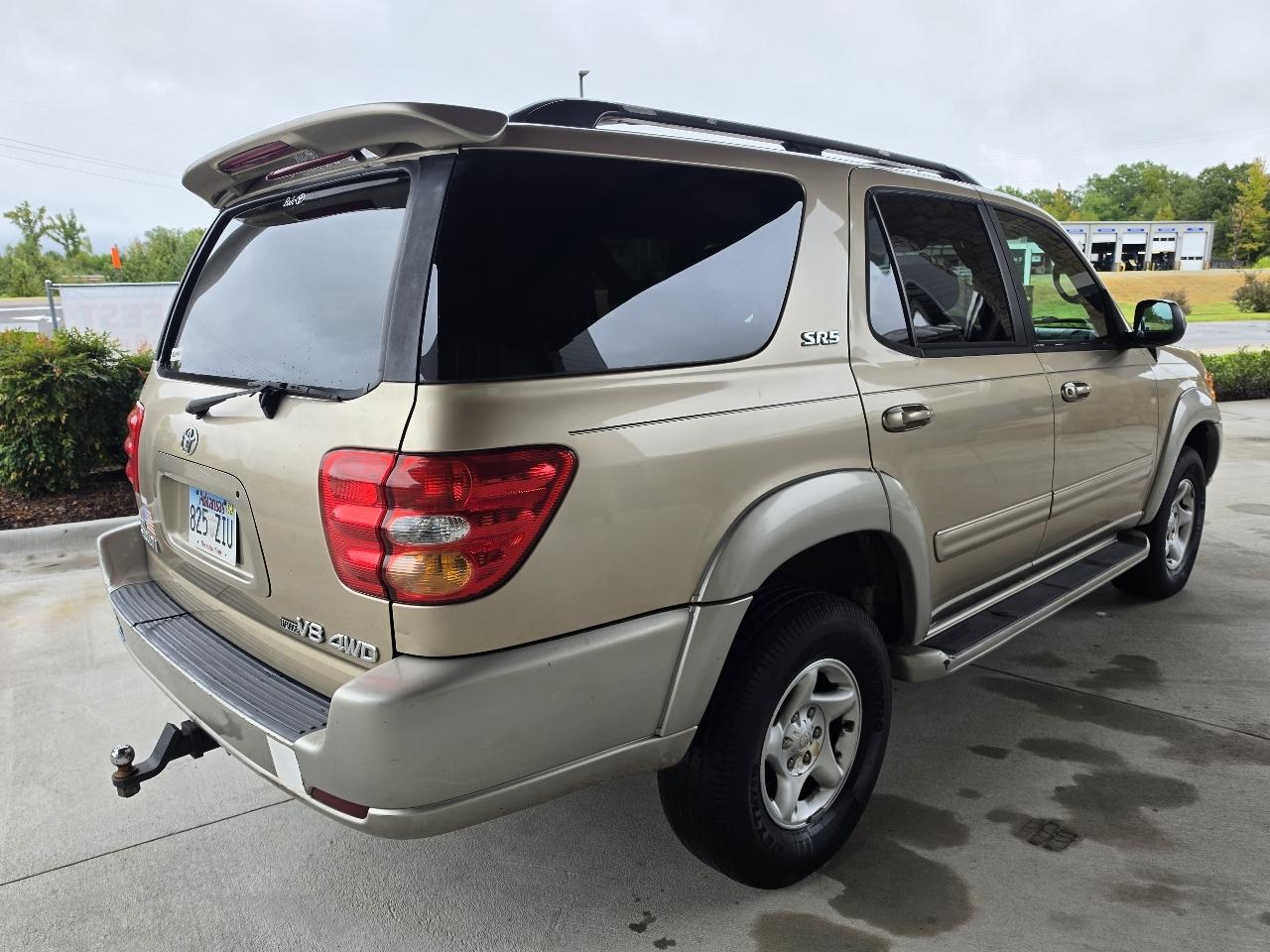 Toyota Sequoia 4dr SR5 4WD (Natl) 2002