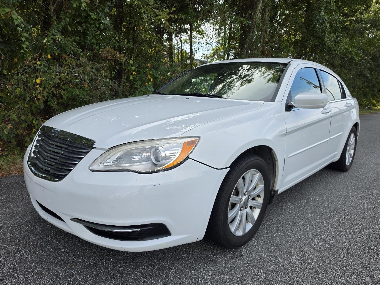 Chrysler 200 4dr Sdn Touring 2013