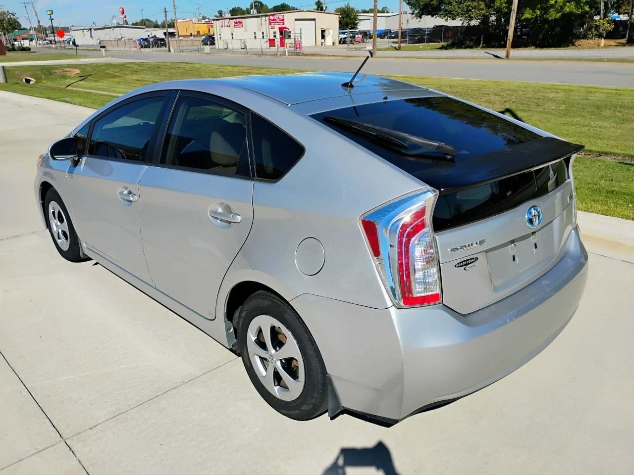 Toyota Prius 5dr HB Three (Natl) 2014
