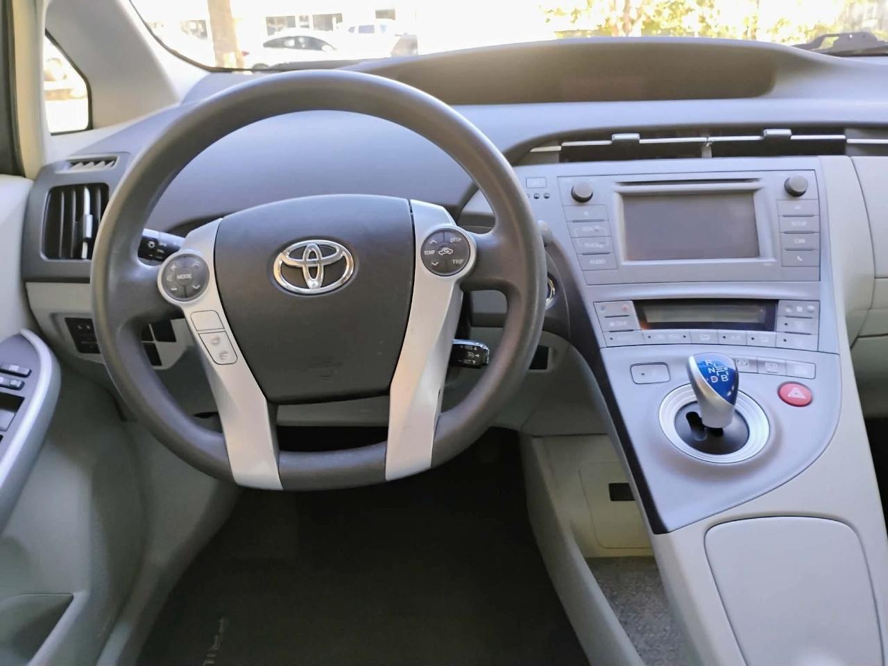 Toyota Prius 5dr HB Three (Natl) 2014