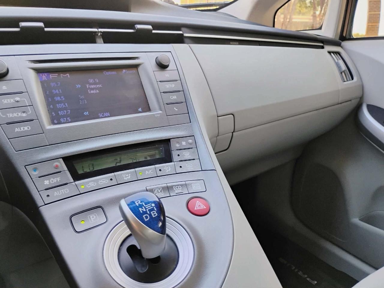Toyota Prius 5dr HB Three (Natl) 2014