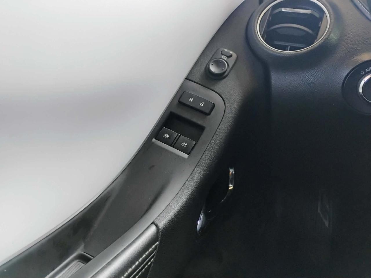 Chevrolet Camaro 2dr Cpe 2SS 2012