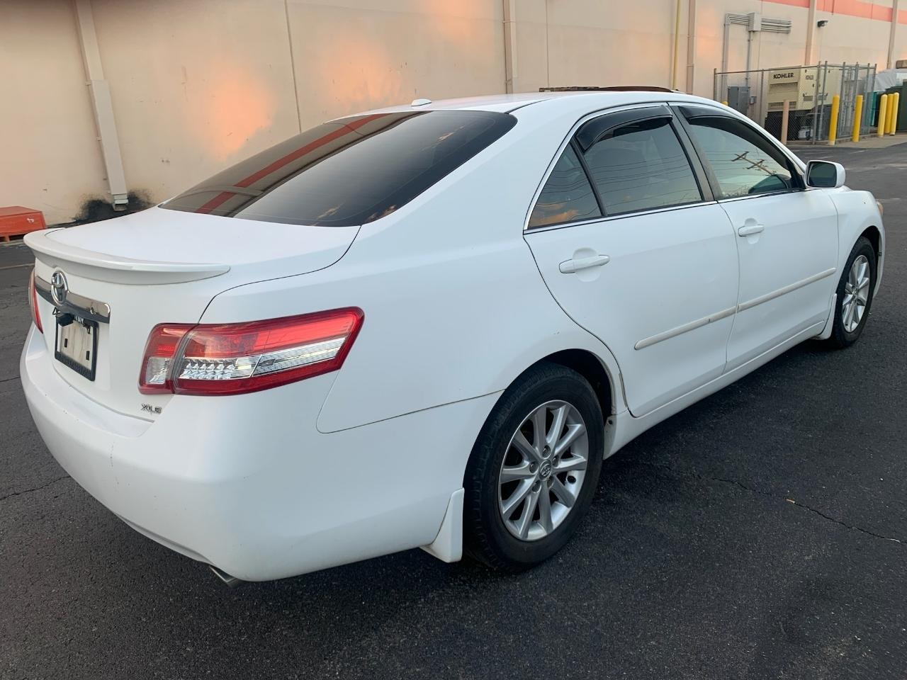 Toyota Camry 4dr Sdn I4 Man (Natl) 2010