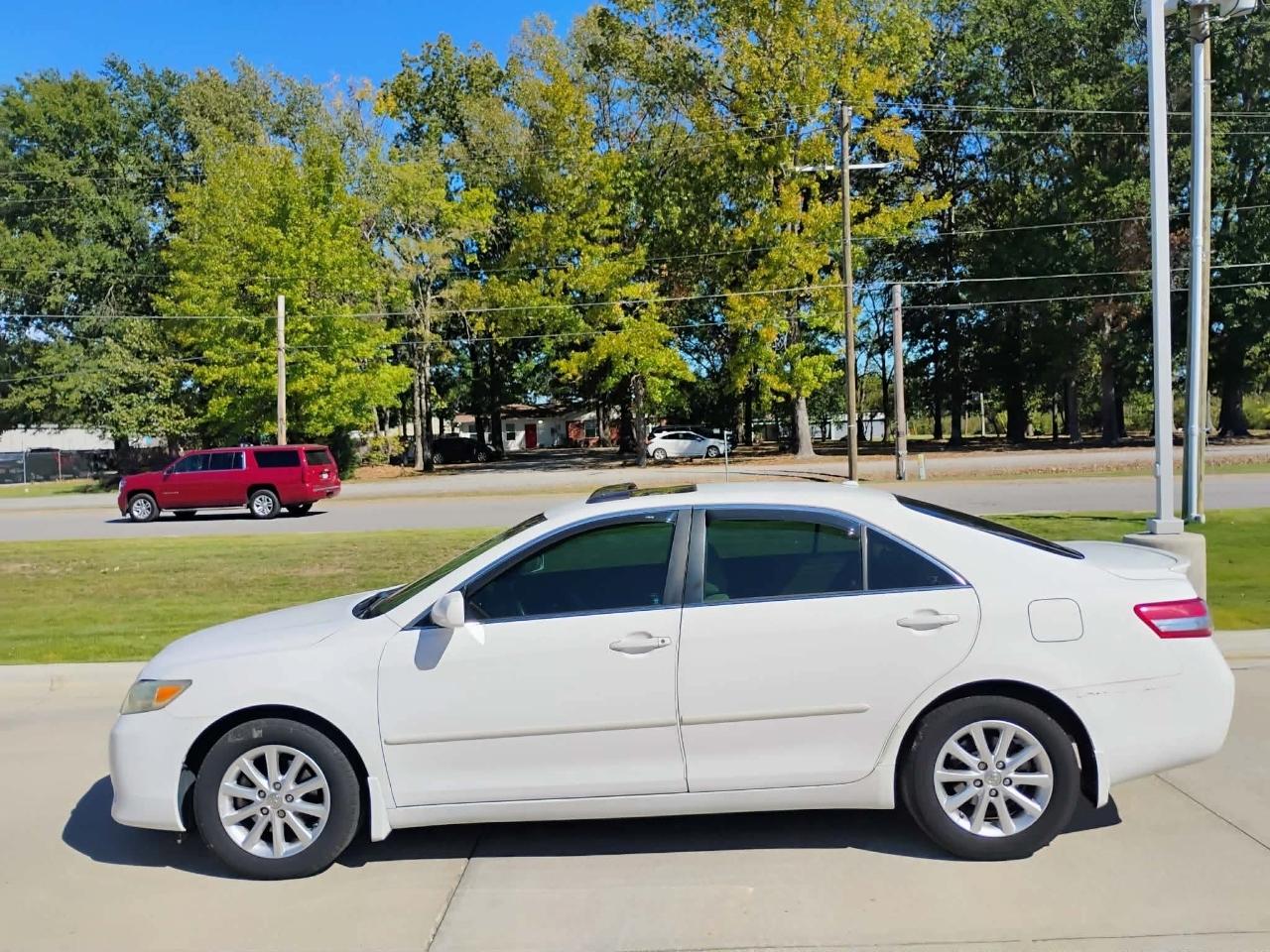 Toyota Camry 4dr Sdn I4 Man (Natl) 2010