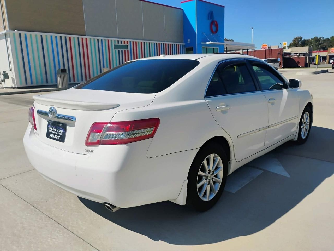 Toyota Camry 4dr Sdn I4 Man (Natl) 2010