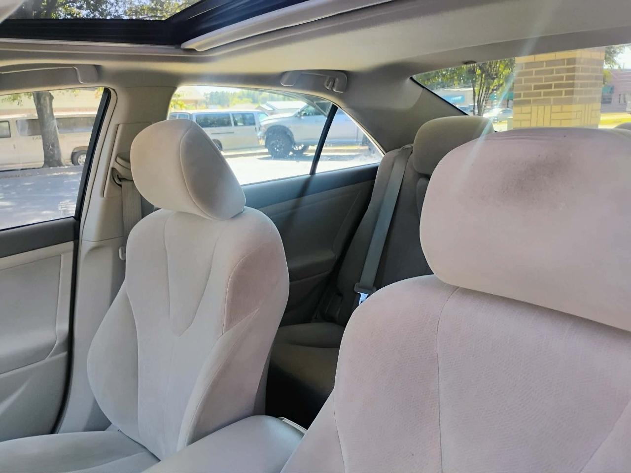 Toyota Camry 4dr Sdn I4 Man (Natl) 2010