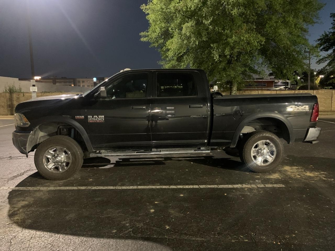 RAM 2500 Tradesman 4x4 Crew Cab 6'4" Box 2018
