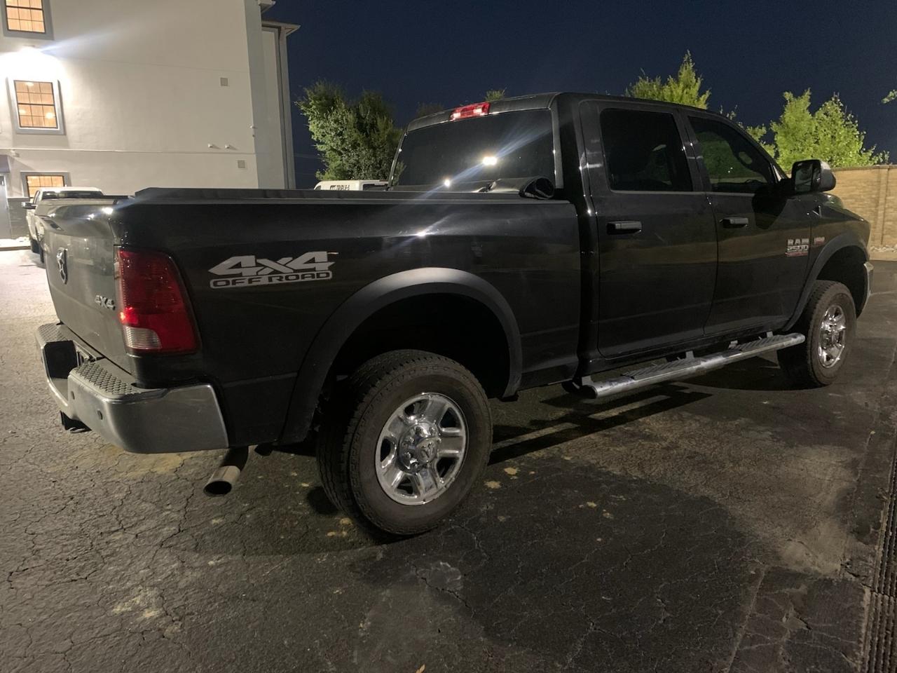 RAM 2500 Tradesman 4x4 Crew Cab 6'4" Box 2018