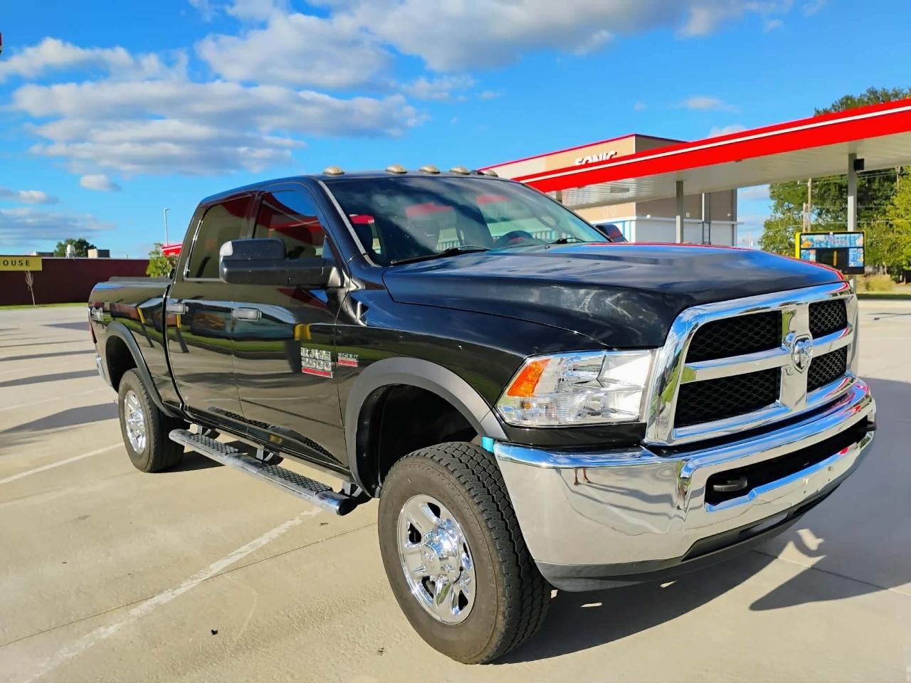 RAM 2500 Tradesman 4x4 Crew Cab 6'4" Box 2018
