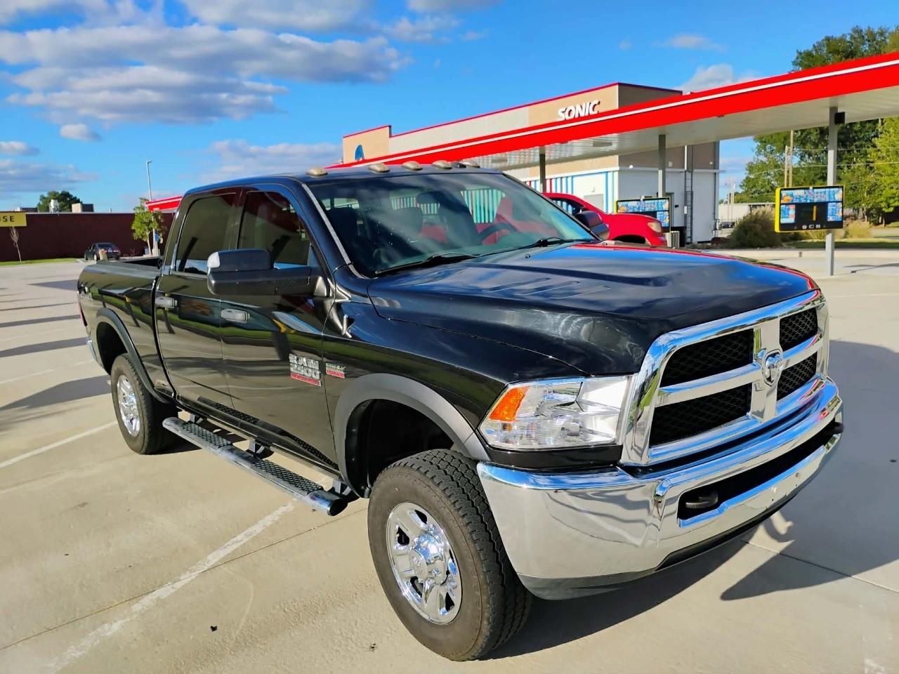 RAM 2500 Tradesman 4x4 Crew Cab 6'4" Box 2018