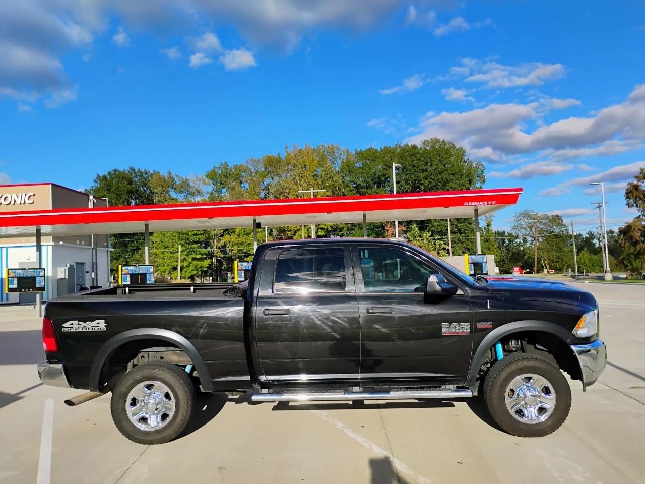 RAM 2500 Tradesman 4x4 Crew Cab 6'4" Box 2018