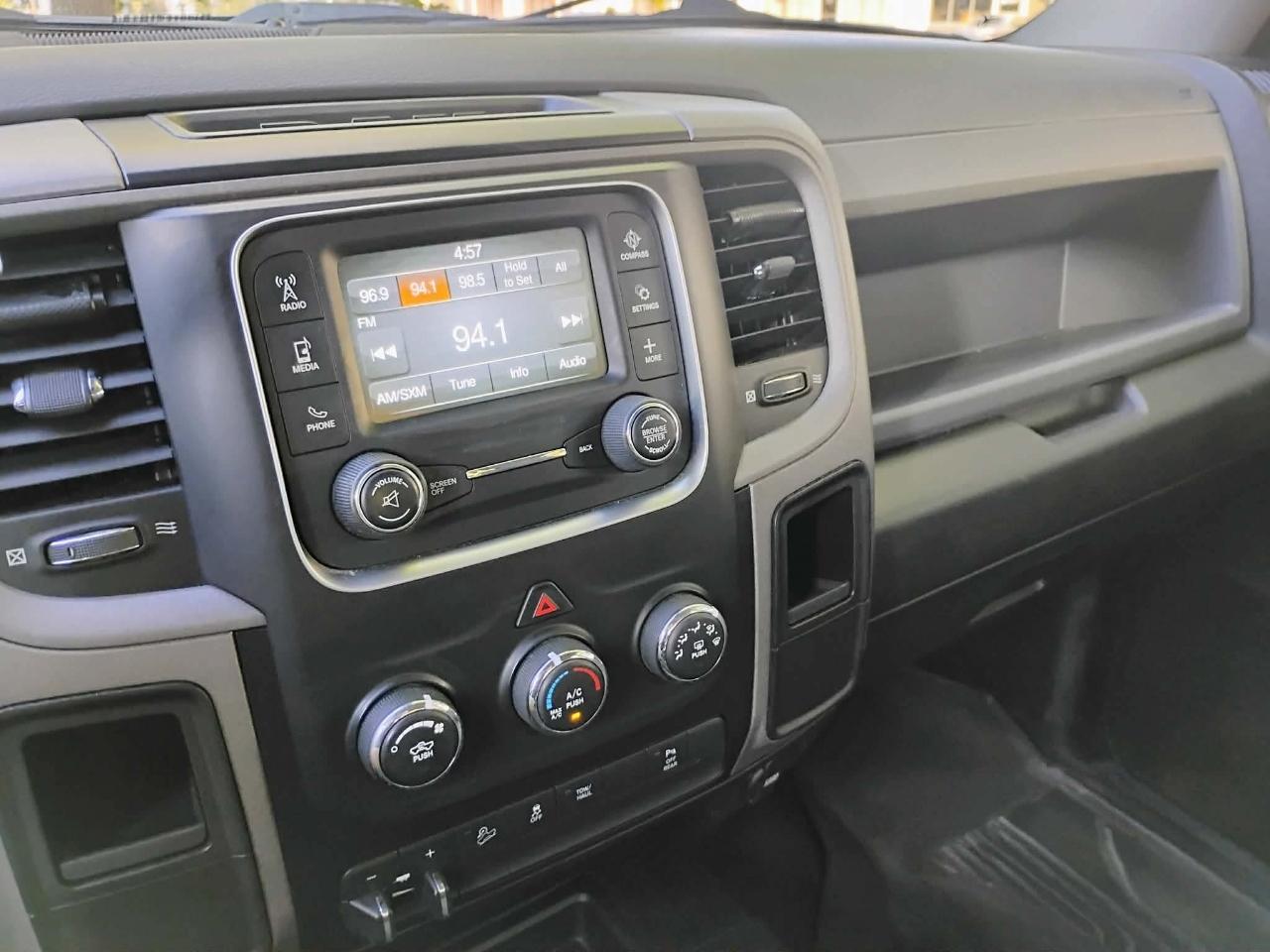 RAM 2500 Tradesman 4x4 Crew Cab 6'4" Box 2018