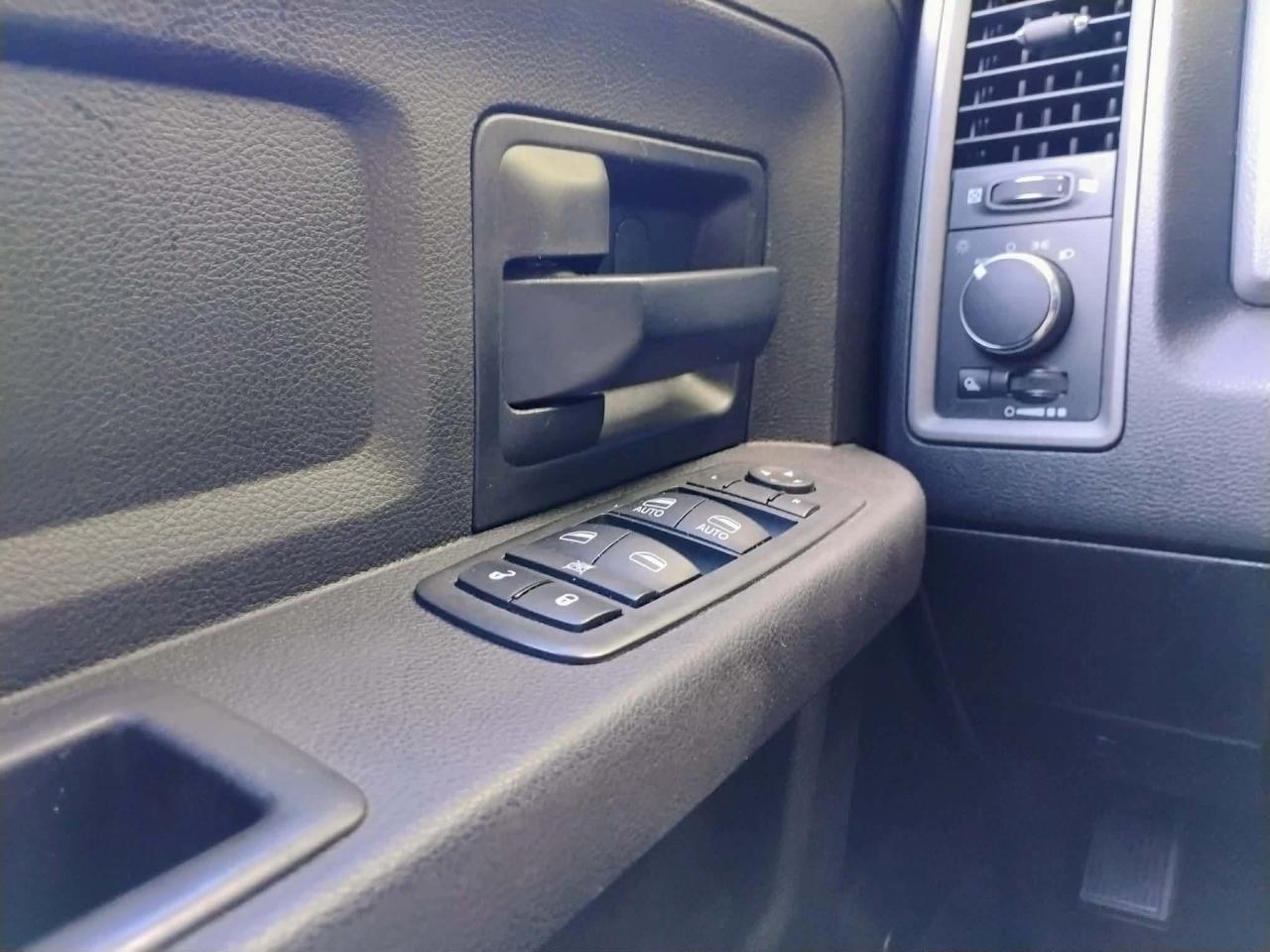 RAM 2500 Tradesman 4x4 Crew Cab 6'4" Box 2018