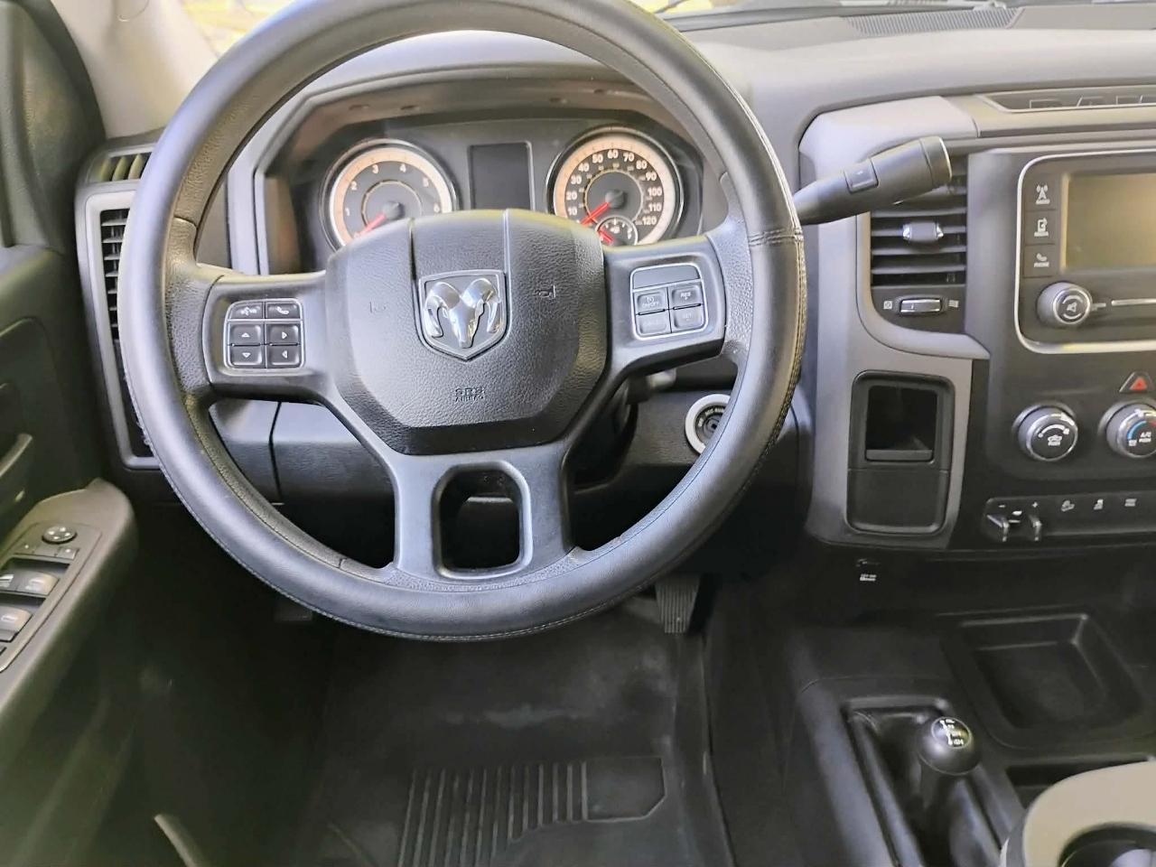 RAM 2500 Tradesman 4x4 Crew Cab 6'4" Box 2018