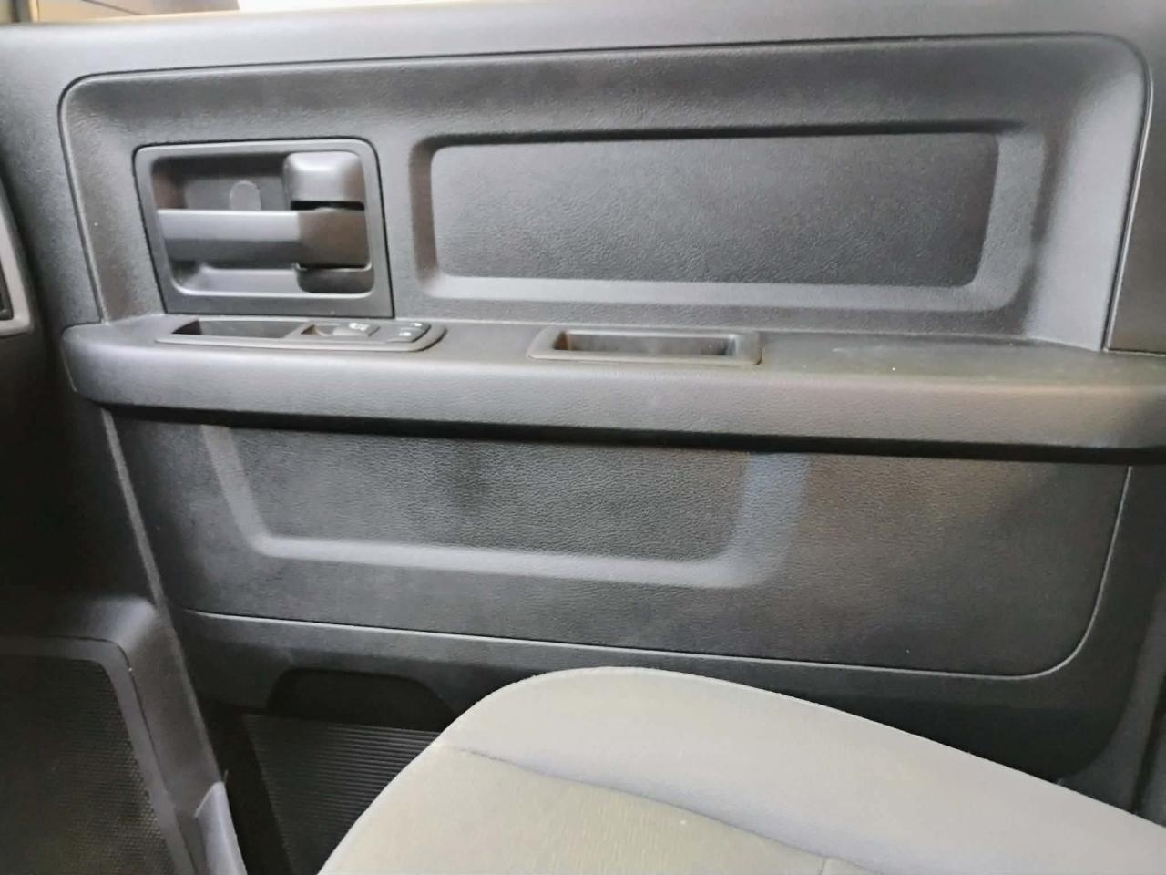 RAM 2500 Tradesman 4x4 Crew Cab 6'4" Box 2018