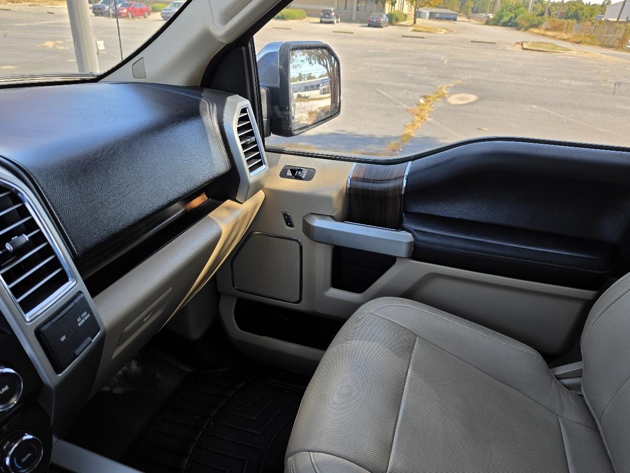 Ford F-150 2WD SuperCrew 157" Lariat 2015