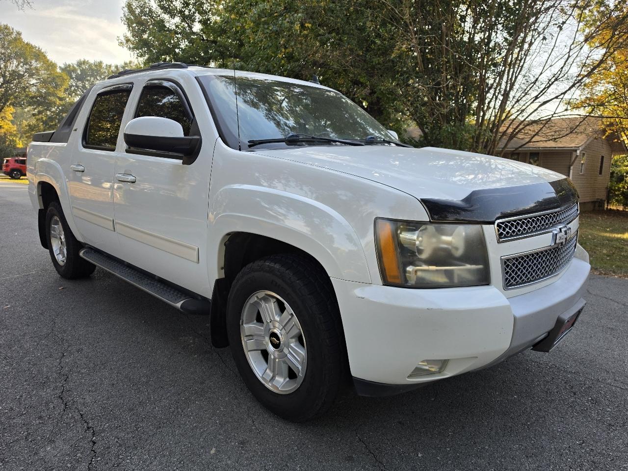 Chevrolet Avalanche 4WD Crew Cab 130" LT w/2LT 2009