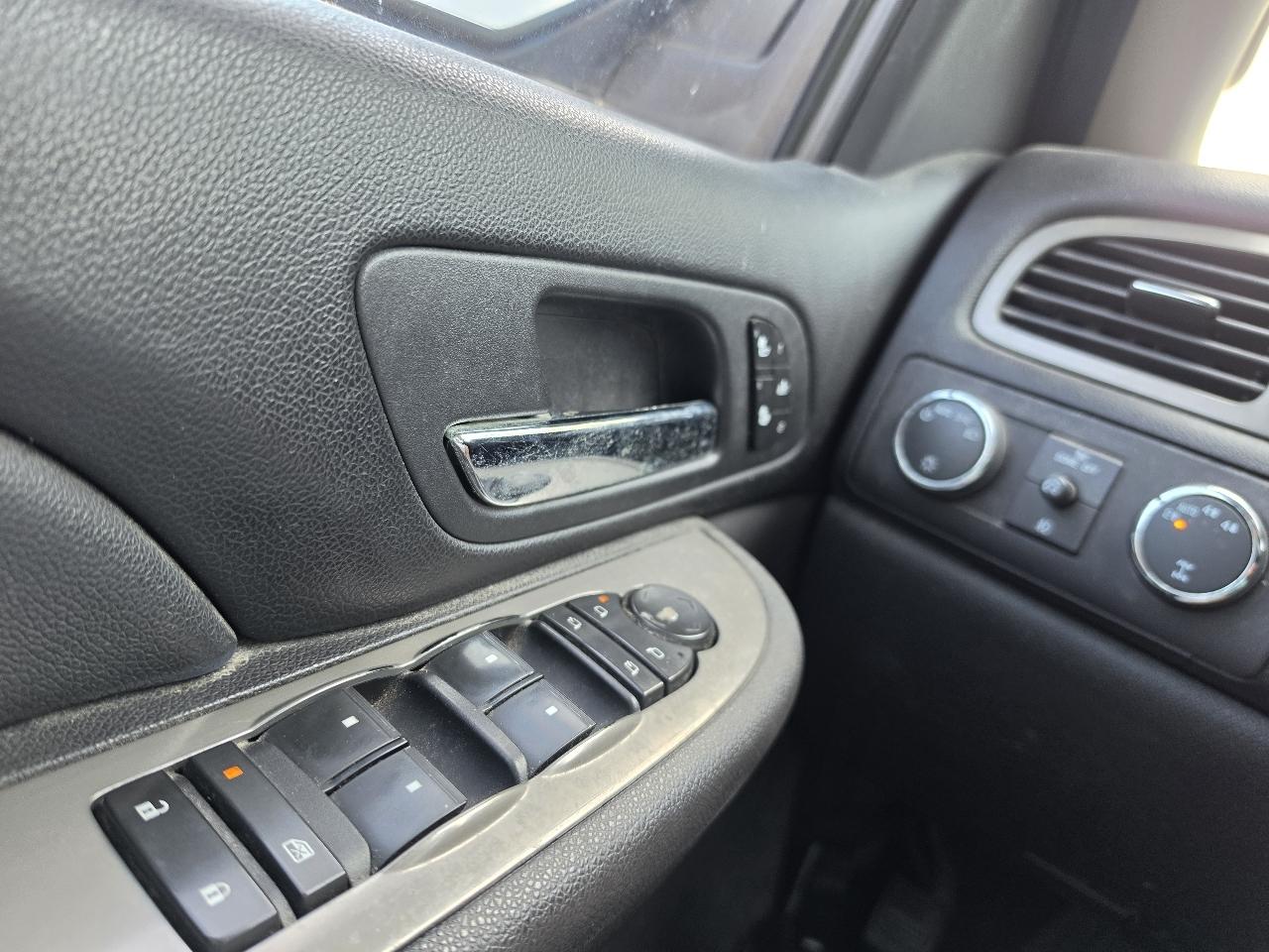 Chevrolet Avalanche 4WD Crew Cab 130" LT w/2LT 2009