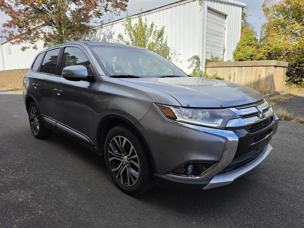 Mitsubishi Outlander SEL FWD 2018