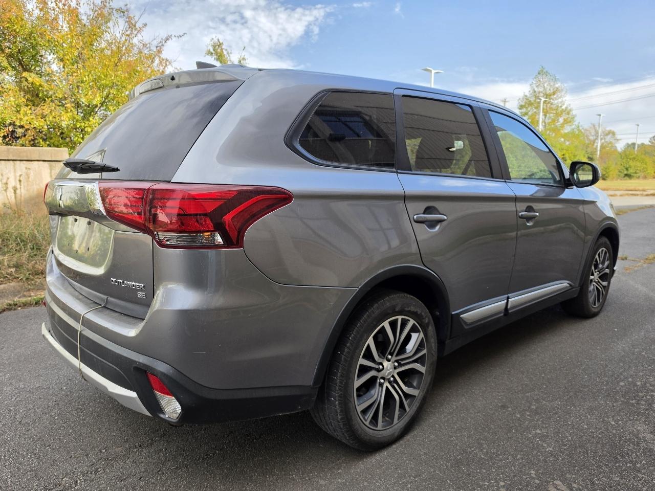 Mitsubishi Outlander SEL FWD 2018