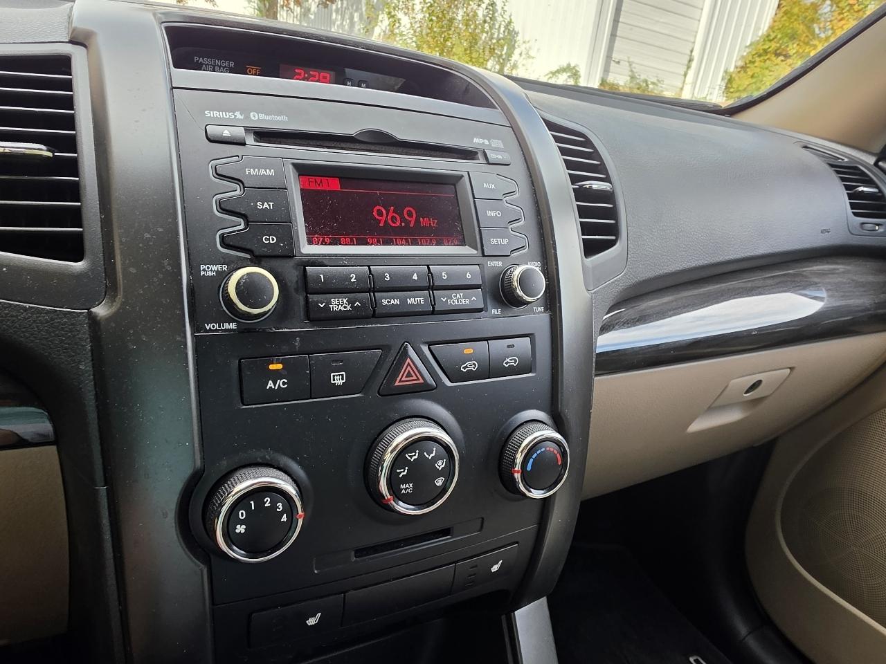 Kia Sorento 2WD 4dr I4-GDI LX 2012