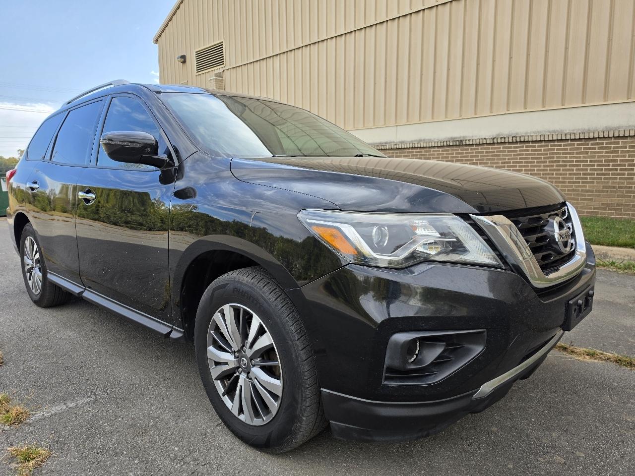 Nissan Pathfinder 4x4 SV 2019