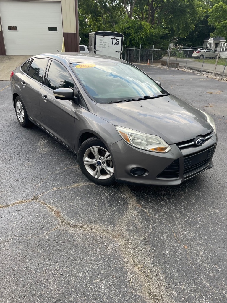 Ford Focus SE Sedan 2013