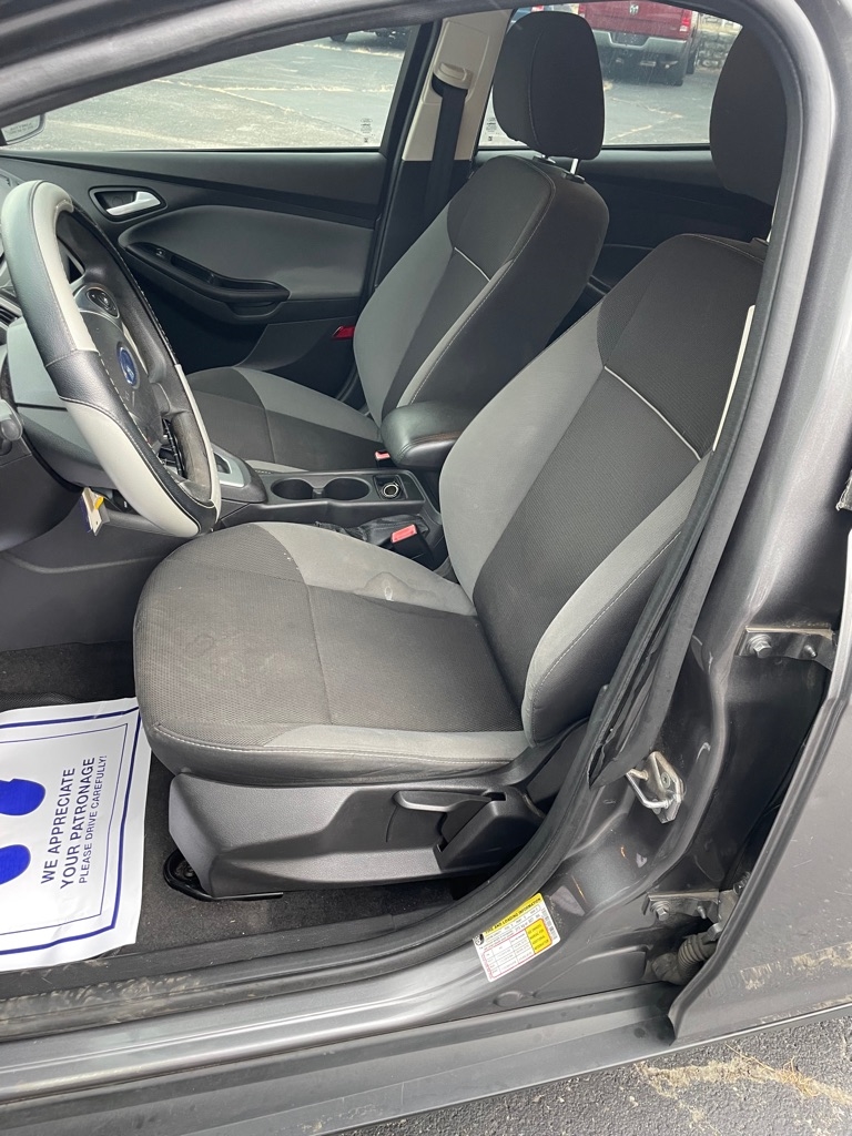 Ford Focus SE Sedan 2013