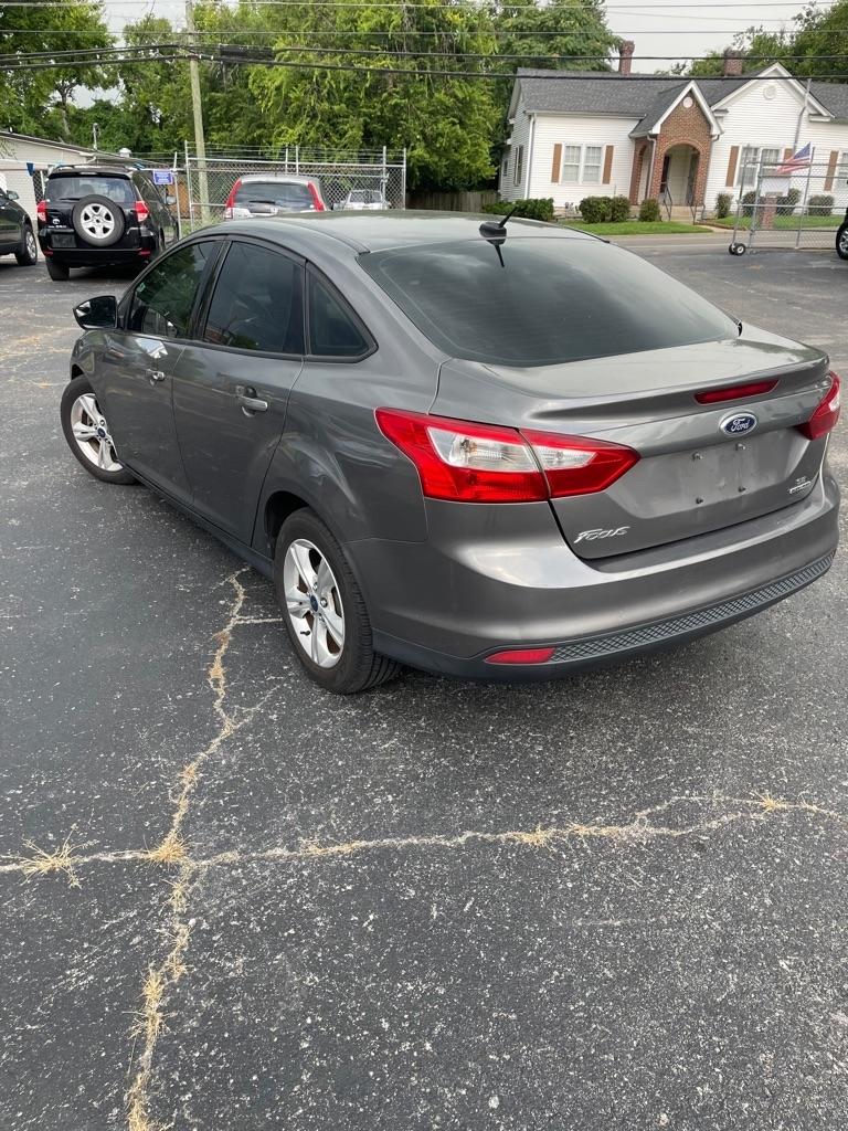 Ford Focus SE Sedan 2013