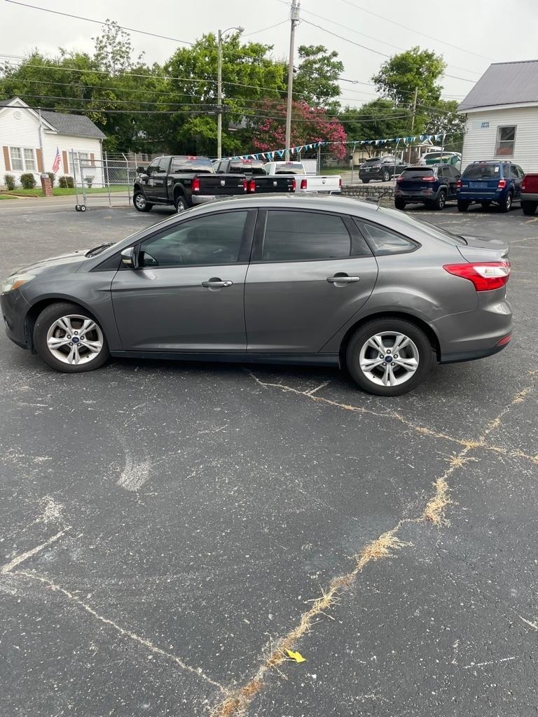 Ford Focus SE Sedan 2013