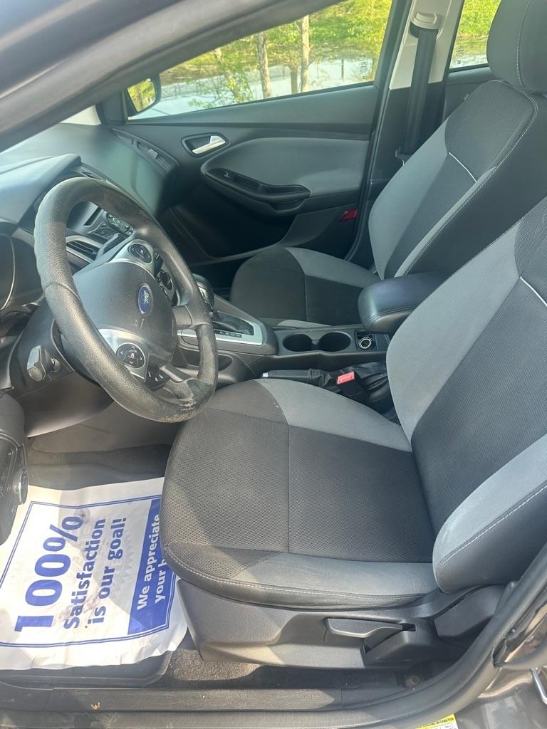 Ford Focus SE Sedan 2013