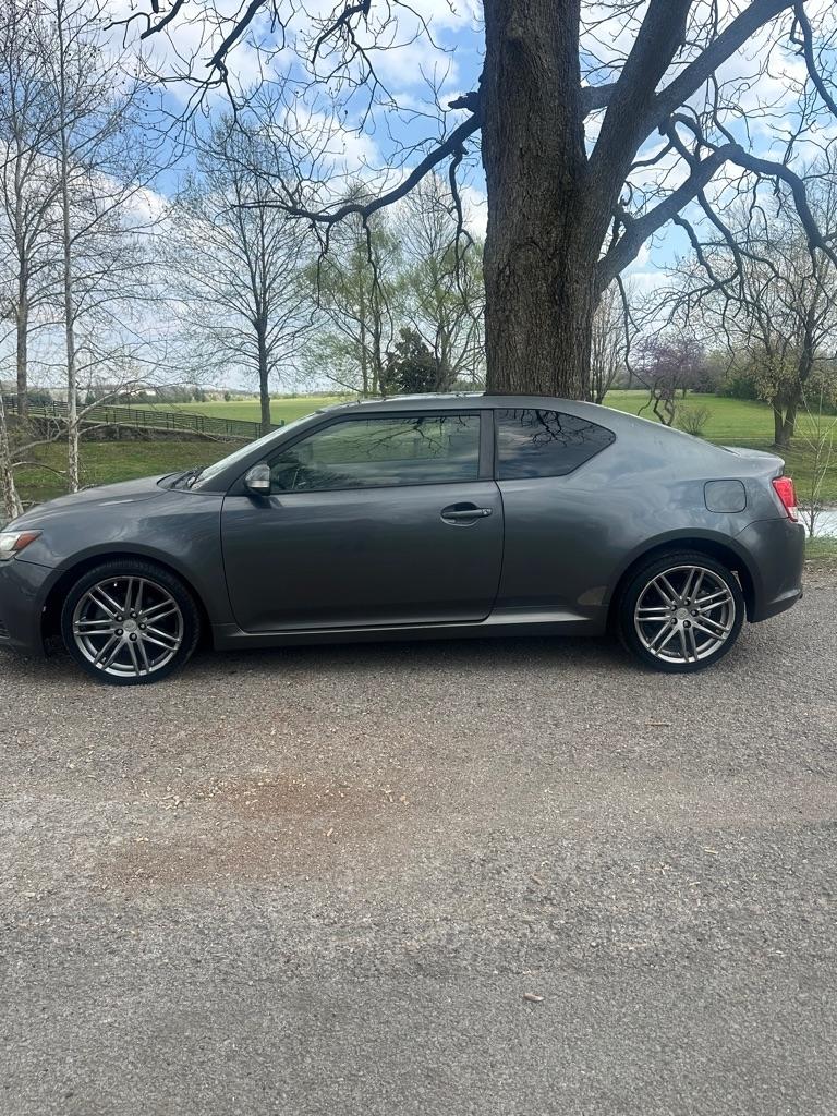 Scion tC Sports Coupe 6-Spd AT 2013