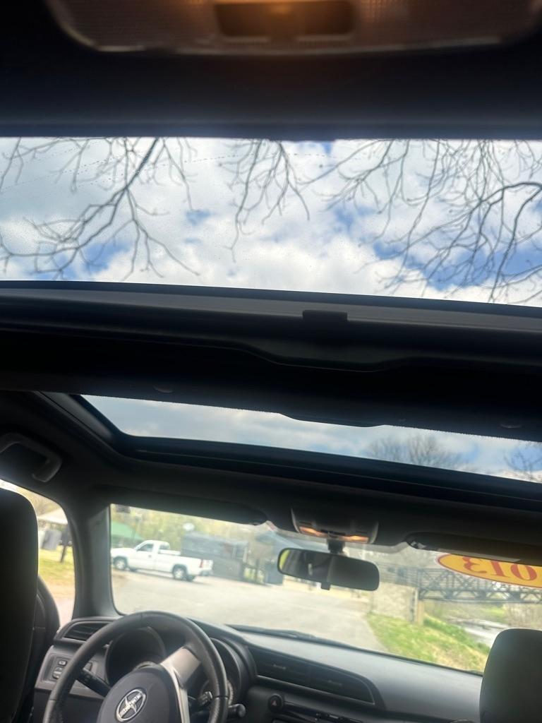 Scion tC Sports Coupe 6-Spd AT 2013