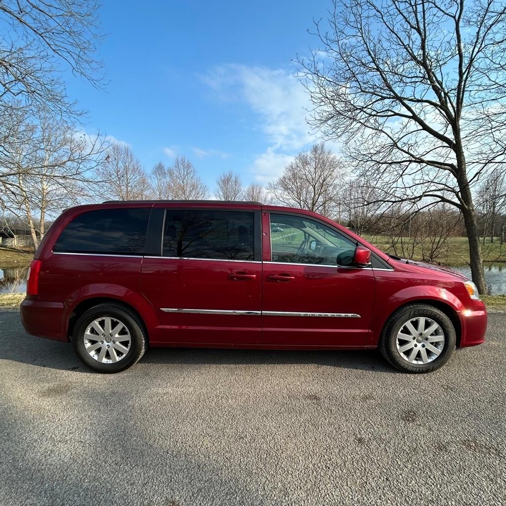 Chrysler Town & Country Touring 2016