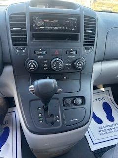 Hyundai Entourage  2007