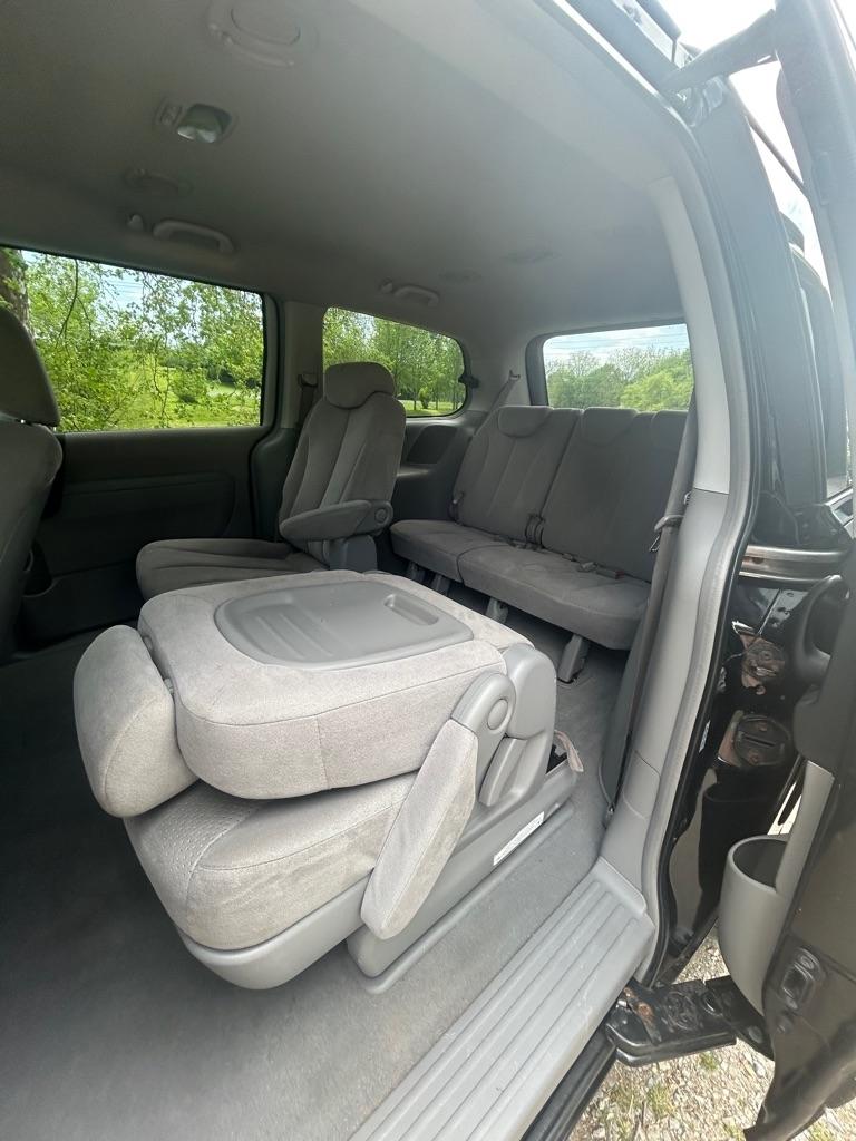 Hyundai Entourage  2007