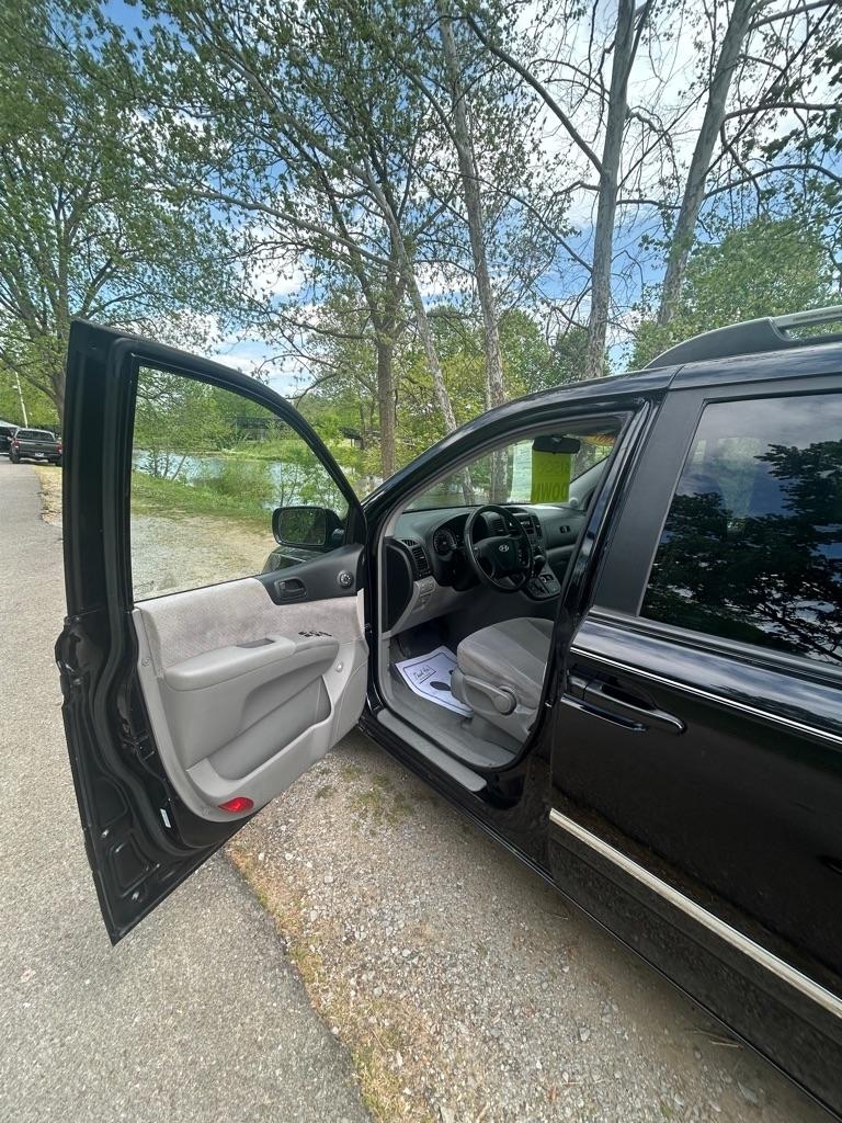 Hyundai Entourage  2007